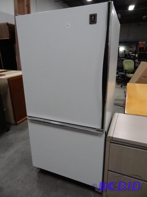 lot 205 image: GE fridge . Model TCX20ZKB. Fridge on top fre...