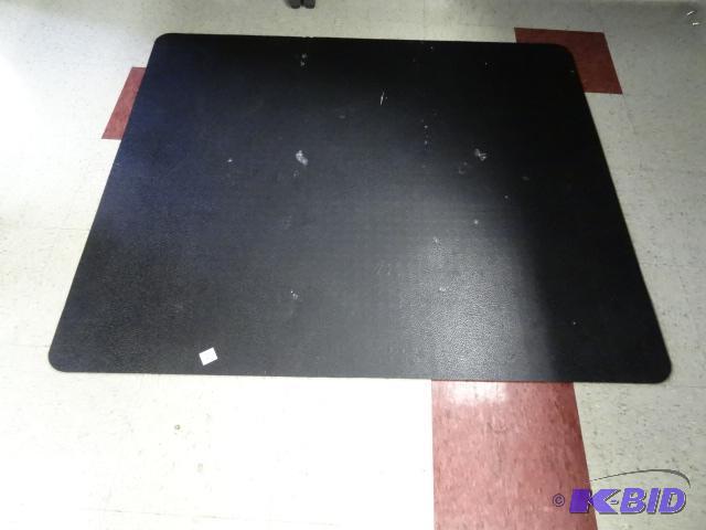 lot 24 image: 44 x 53 chair mat...