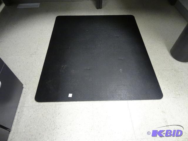 lot 32 image: 44 x 53 chair mat...