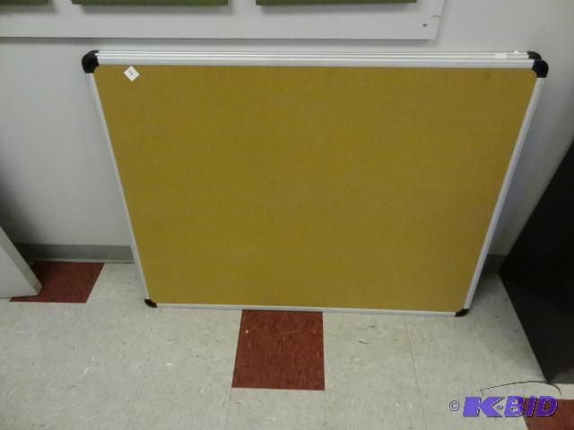 lot 46 image: 48 x 36 cork board...