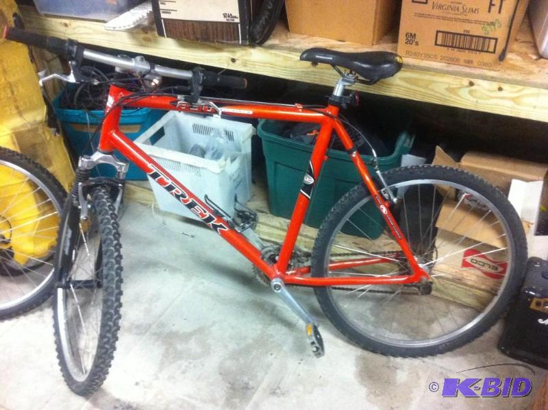 lot 203 image: Trek Mountain bike