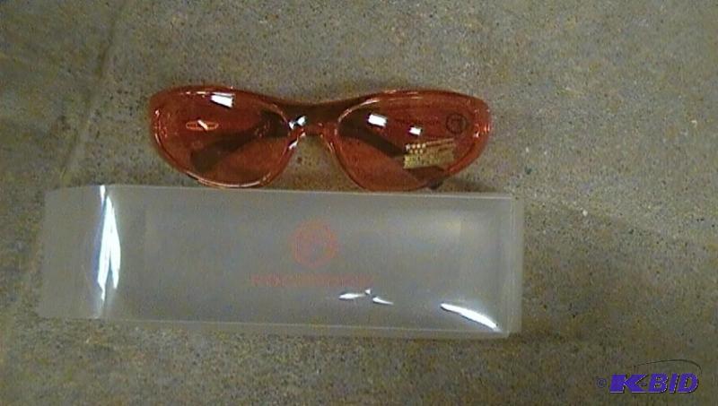 lot 309 image: Rockport Polarized Sun Glasses (never worn)...