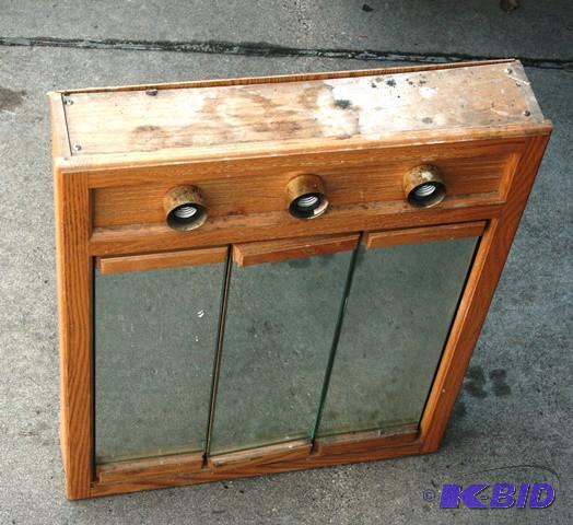 lot 3187 image: Wooden Bath cabinet...