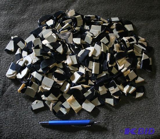 lot 3289 image: Different shapes cut out of polished cow horn...