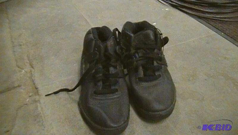 lot 354 image: Reebok size 7 12...
