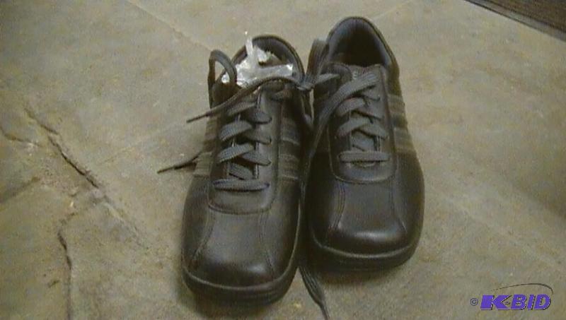 lot 360 image: skechers size 5 12...