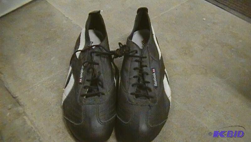 lot 371 image: Reebok size 10...
