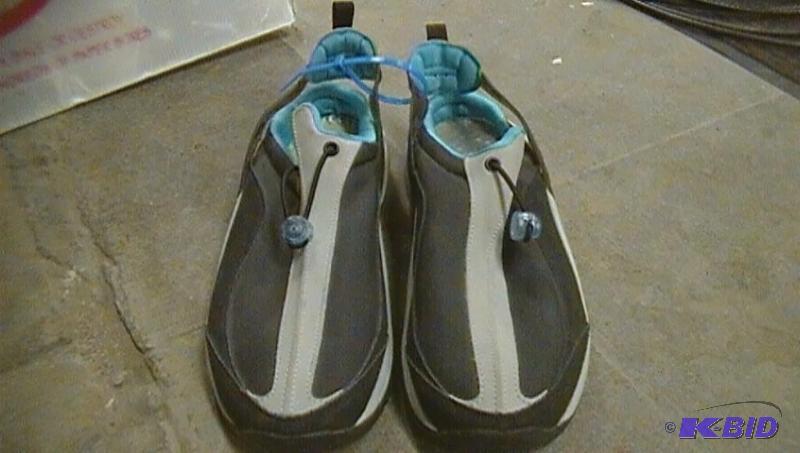 lot 373 image: NIKE AIR size 10...