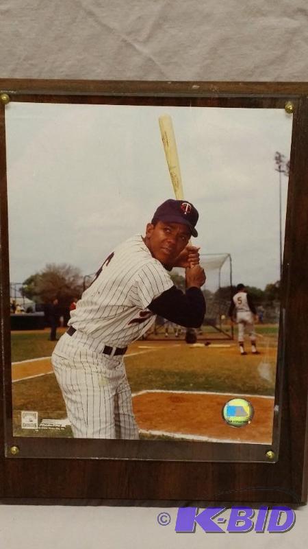 Minnesota Twins Tony Oliva wood plaque measur...