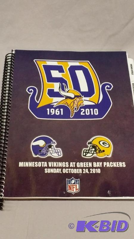 Minnesota Vikings media guide, consignor stat...
