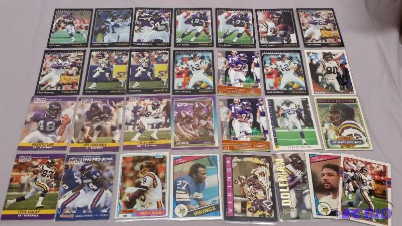 29 Minnesota Vikings cards most in protectors...
