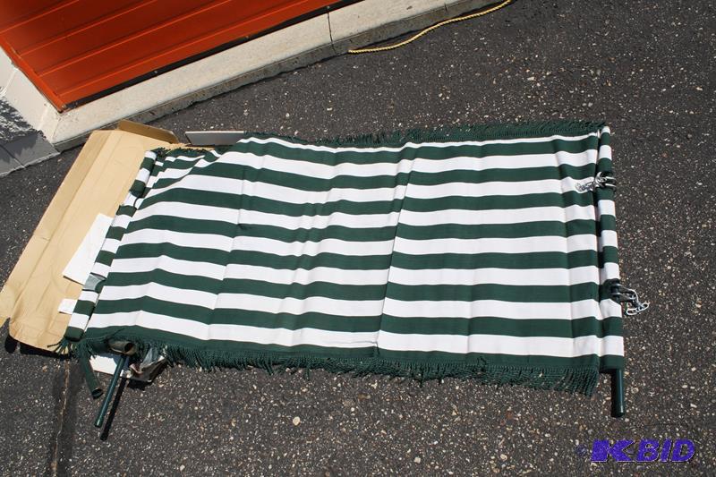 lot 19 image: Metal frame Hamock, looks new in original box...