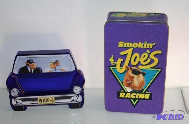 lot 49 image: Collectible Smokin Joes Advertising Tin &...