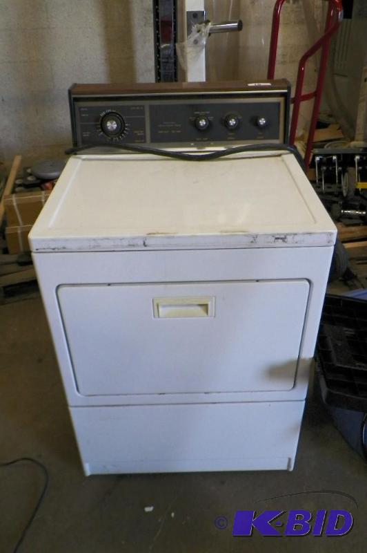 lot 10 image: Kenmore Electric Dryer