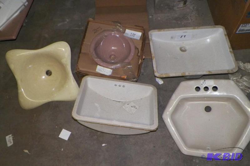 lot 123 image: 5 New Kohler Toilet Seats As Shown