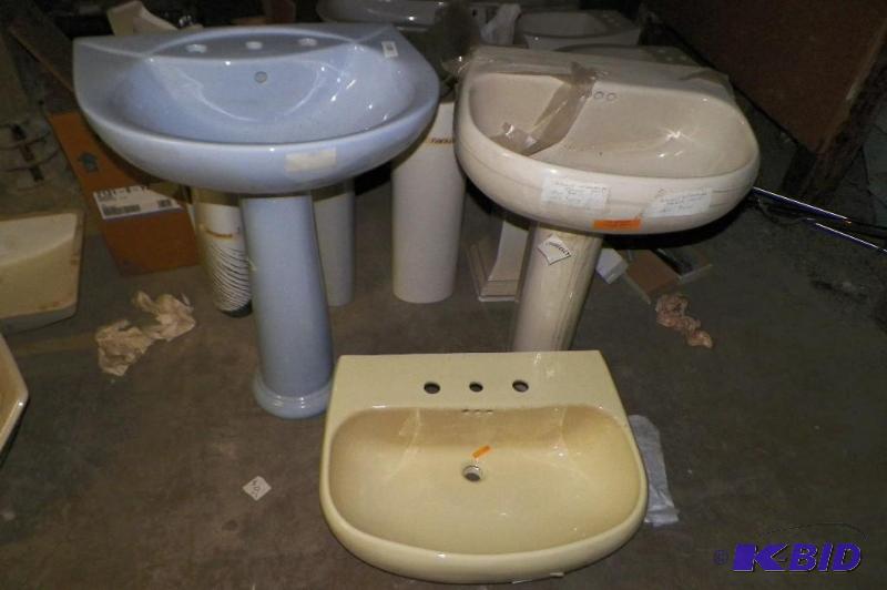 lot 128 image: 2 Kohler Sinks wPedestals Plus 1 Sink & 4 Extra Pedestals
