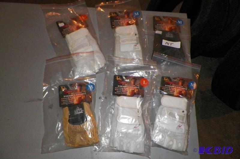 lot 145 image: 6 Pairs of Workout Gloves