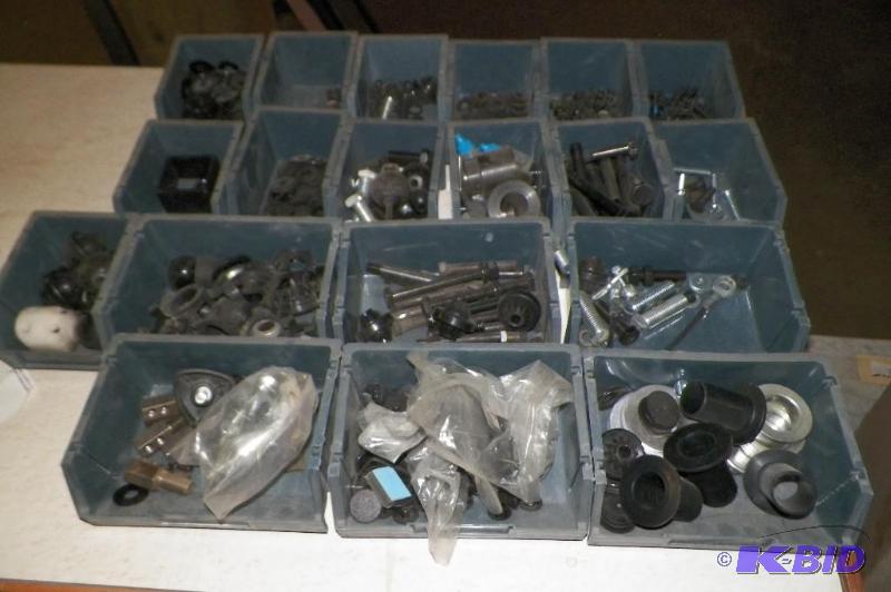 lot 160 image: Lot of nuts and bolts