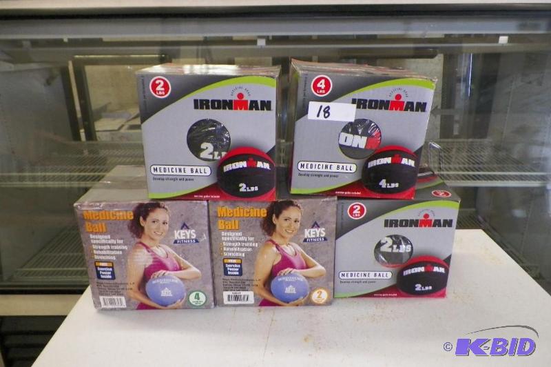 lot 18 image: 5 New Medicine Balls