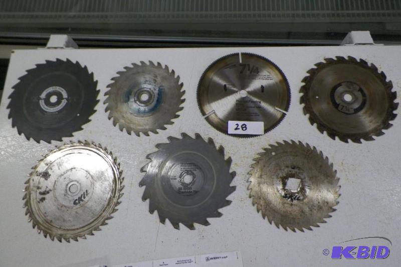 lot 28 image: 7 used saw blades