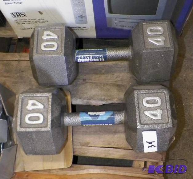 lot 34 image: New 40 Pound Dumbbell Set