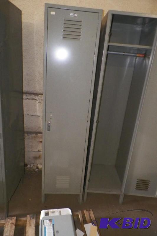 lot 73 image: Locker 18 x 72 x 21