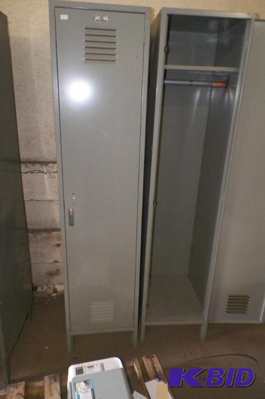 lot 74 image: Locker 18 x 72 x 21