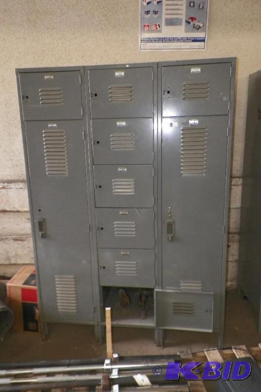 lot 8 image: Locker Unit  All doors work fine.