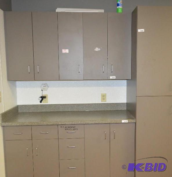 lot 138 image: Upper 5 Door&nbspWall cabinet 60x32x13 Bring...