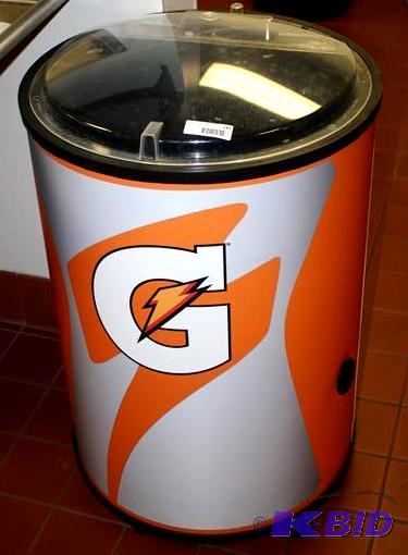 lot 149 image: GatorAid Cooler - Convenient ice barrel for k...