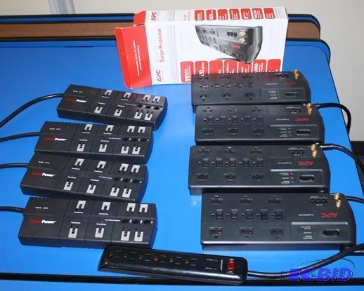 lot 207 image: 4 APC Surge Protectors 4 Cyber Power Surge Pr...