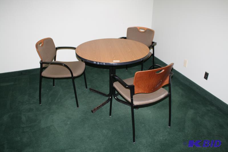 lot 240 image: 36" round table on metal pedestal 3 Styl...