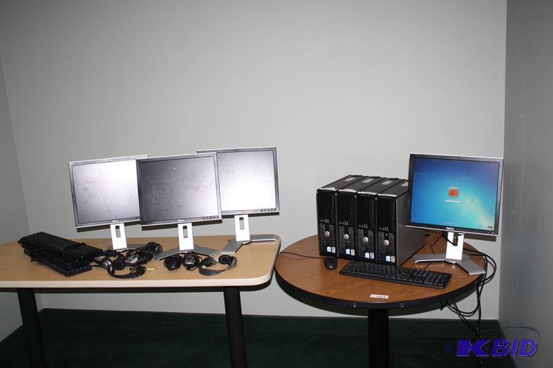 lot 247 image: 4 Dell computers Windows 7, Intel Pentiun D, ...