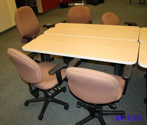 lot 275 image: High quality rolling desk chairs by Superior ...