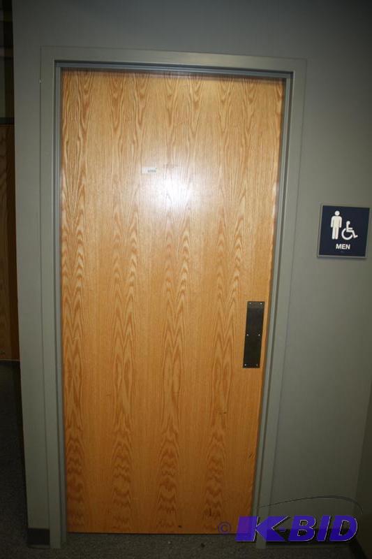 lot 288 image: Oak wood door with commercial closer & co...