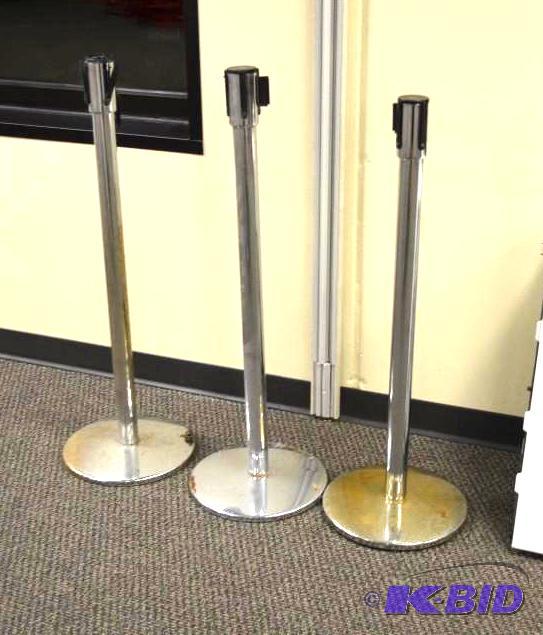 lot 308 image: 3 Tensabarrier retractable barriers by Lawren...