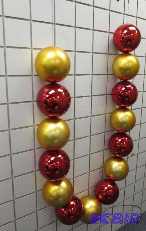 String of balls, each ball is approx. 7&quot...