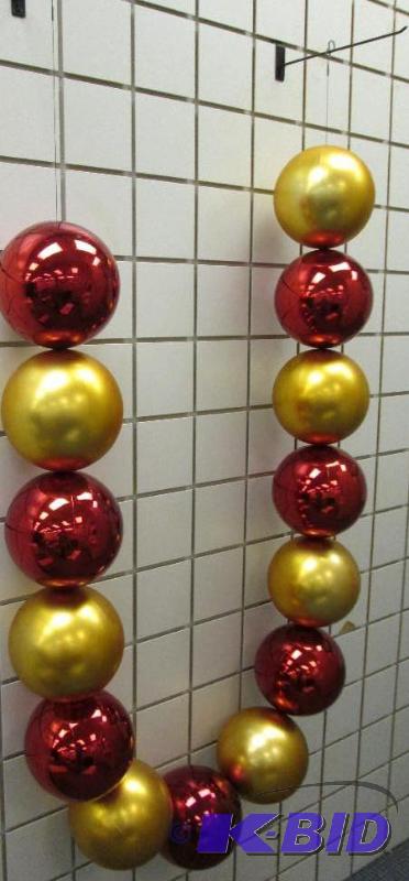 String of balls, each ball is approx. 7&quot...