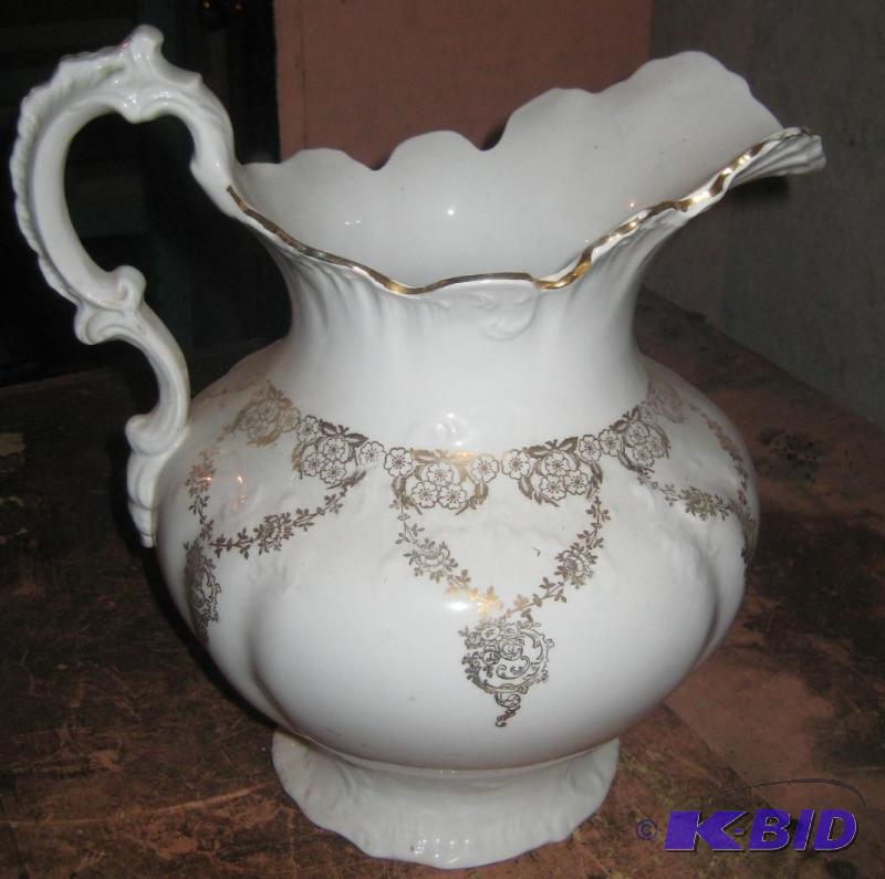 lot 012 image: Ornate Gold Trimmed Ewer (Pitcher)