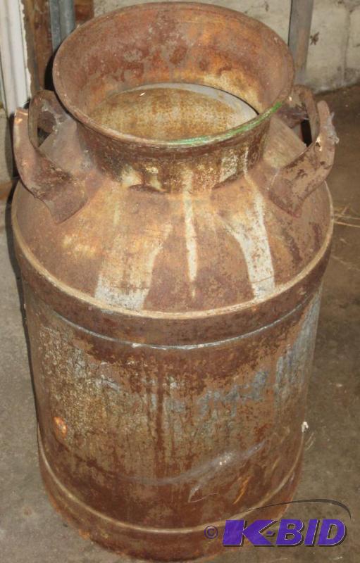 lot 013 image: Vintage Wide Mouth Milk Can