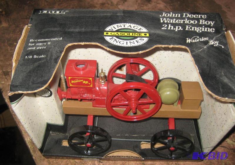 lot 022 image: John Deere Waterloo Boy Blueprint Replica Toy No. 5645