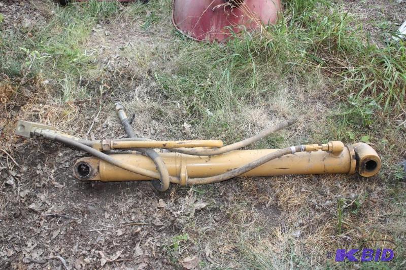 Cat 614C back-hoe hydraulic dipper cylinder...