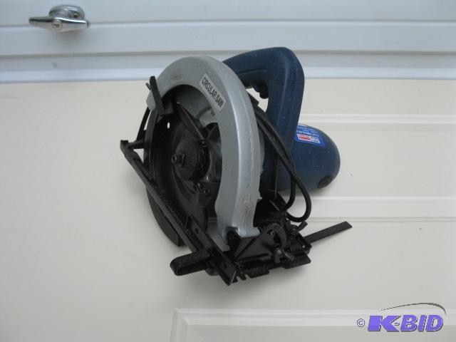 Circular saw, 7.25 with no blade...