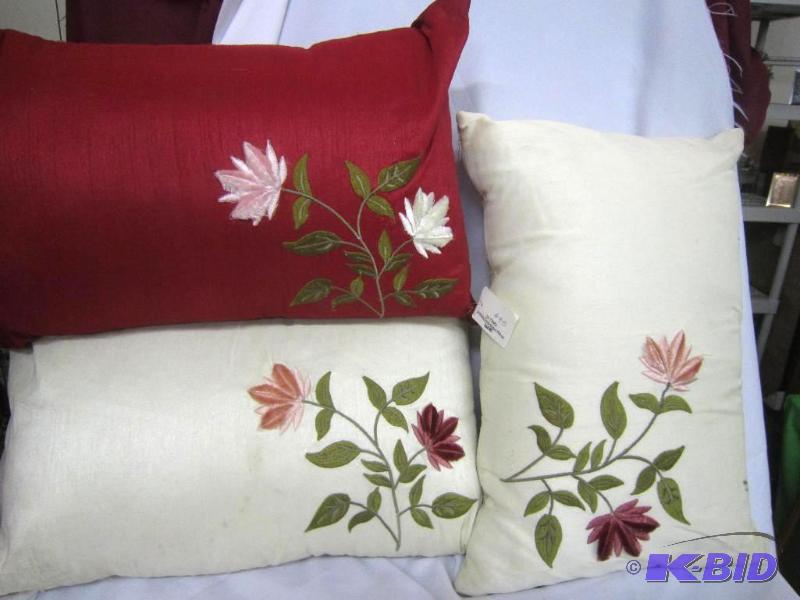 3 Decorative Pillows