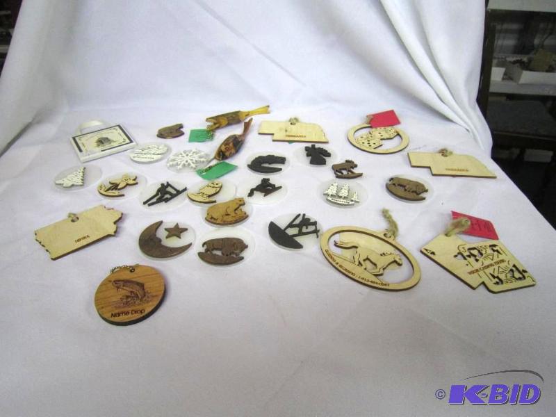 Box of Misc ornaments