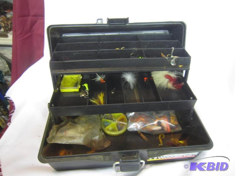 Fishing tackle box