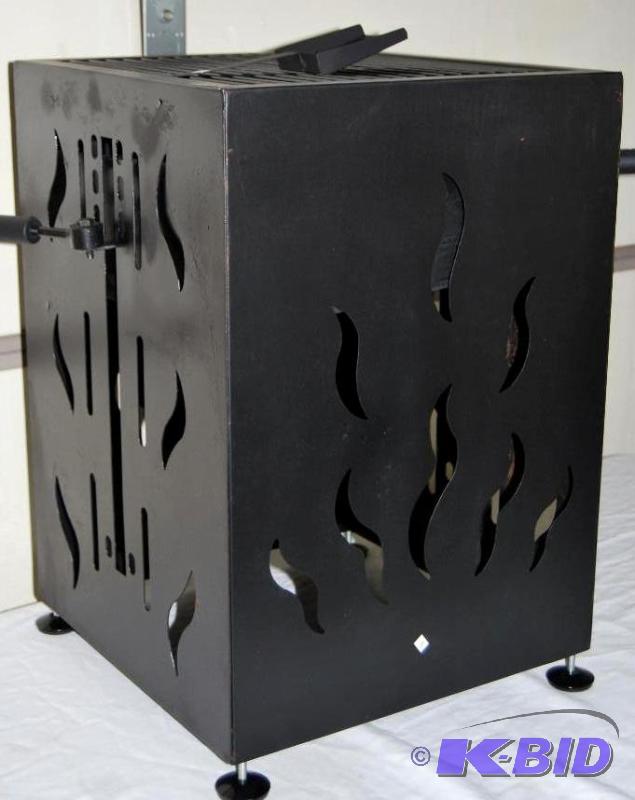 lot 15 image: Backyard Firepit & BBQ Grill, grate raise...