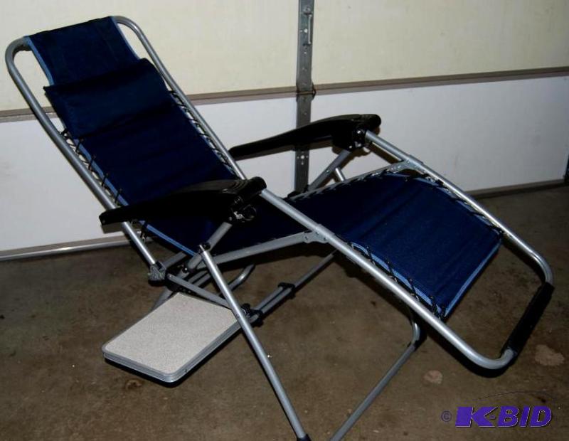 lot 48 image: MAC Sports Anti Gravity Lounger, built-in sid...