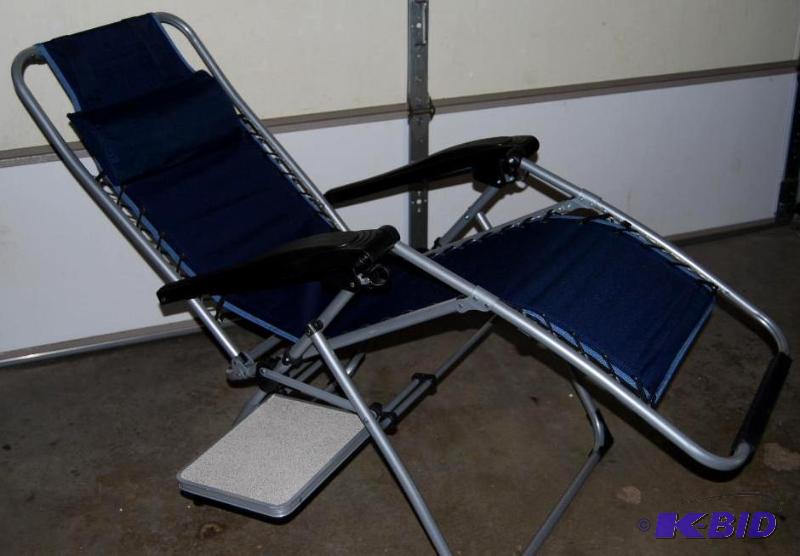 lot 49 image: MAC Sports Anti Gravity Lounger, built-in sid...
