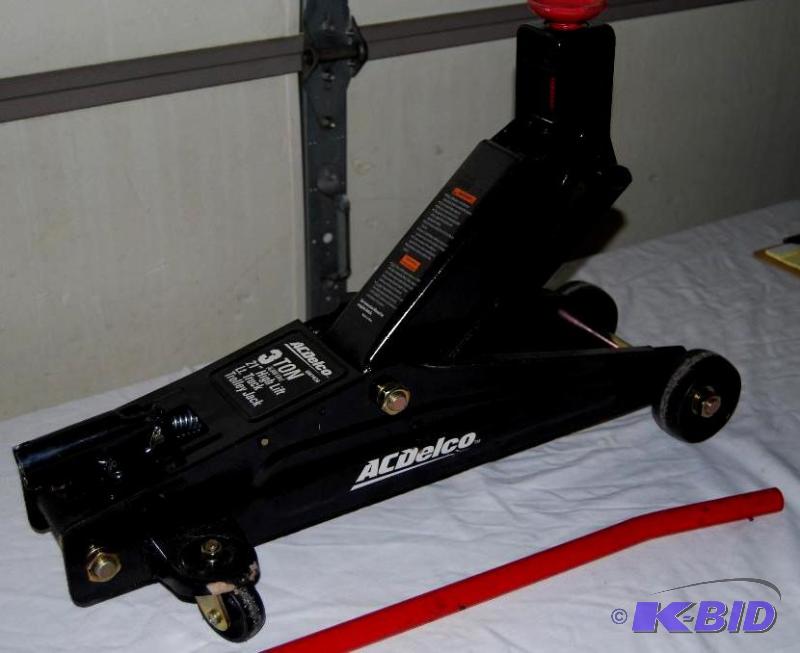 lot 7 image: AC Delco 3 ton SUV Jack, 6,000 lbs cap., lift...